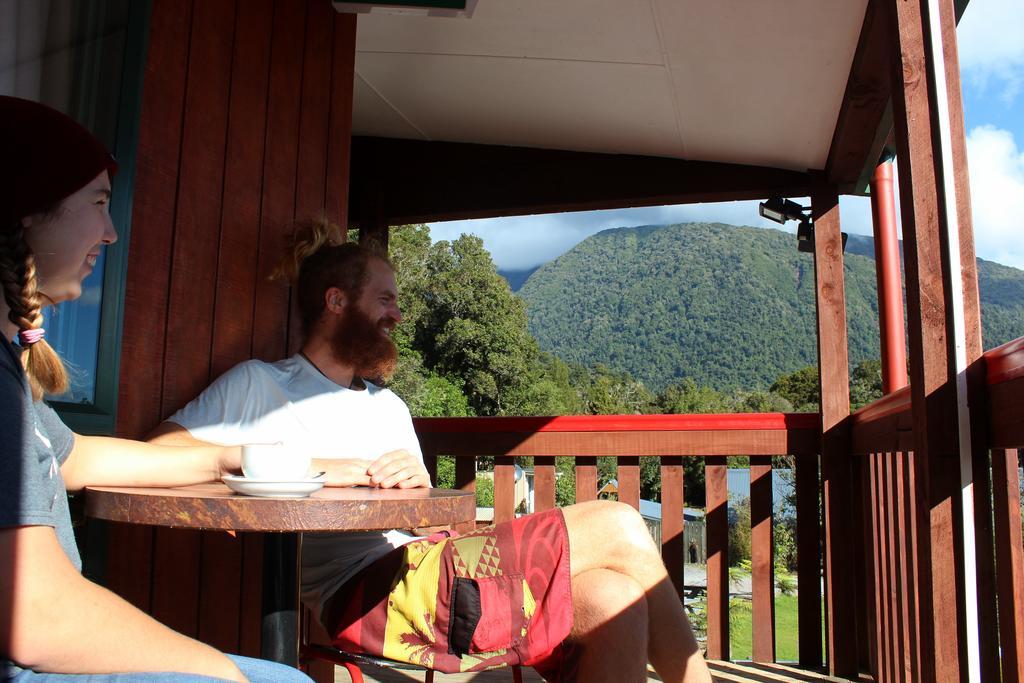 Fox Glacier Pod Hostel & Inn Екстериор снимка