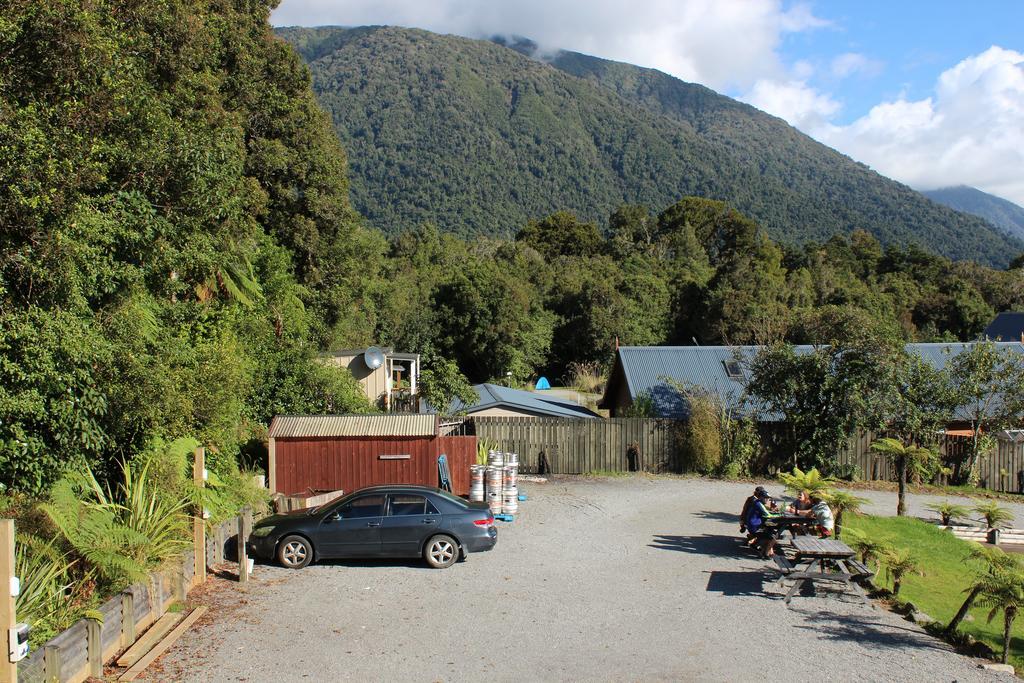 Fox Glacier Pod Hostel & Inn Екстериор снимка